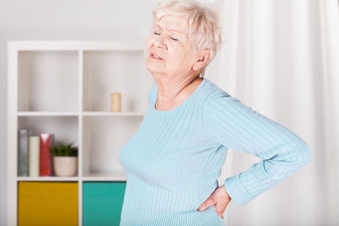 болка во долниот дел на грбот кај жена може да биде причина за остеохондроза